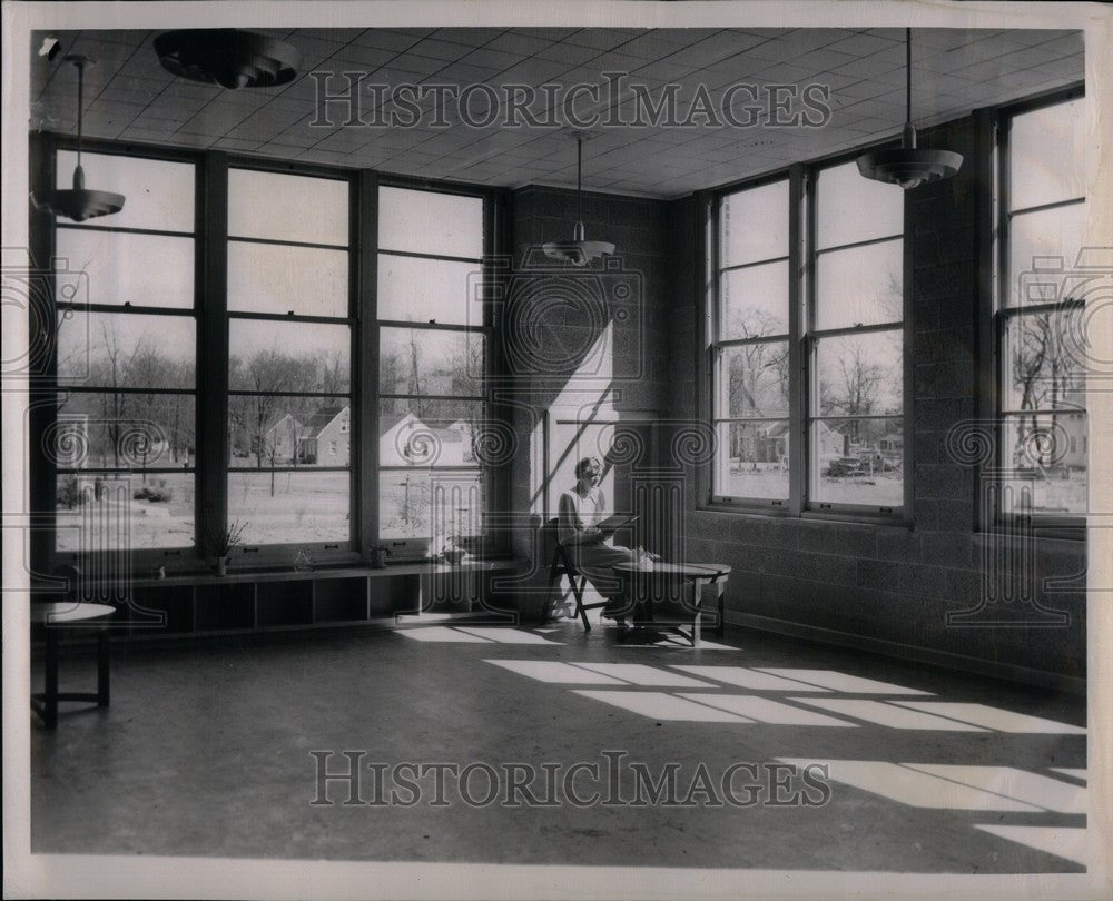 1949 Press Photo Kindergarten school teacher education - Historic Images