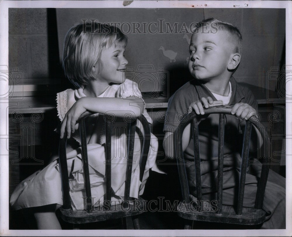 1963 Press Photo Kindergarten Enrolement Joan TenBroeke - Historic Images