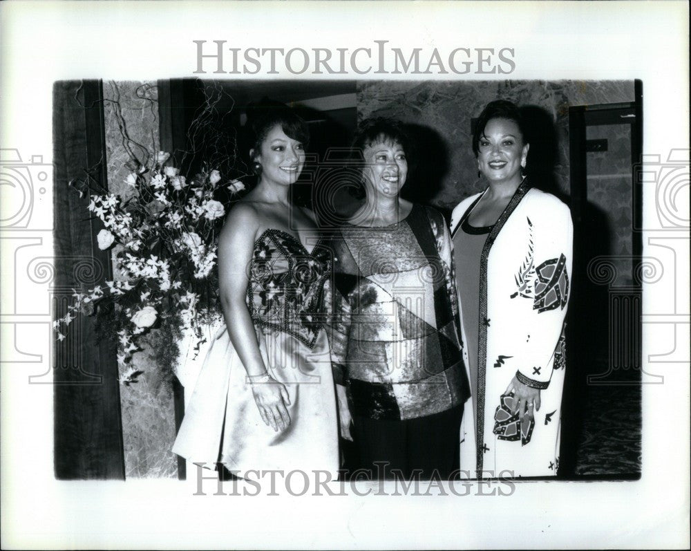 1993 Press Photo Charlene Mitchell Shirley Mitchell - Historic Images