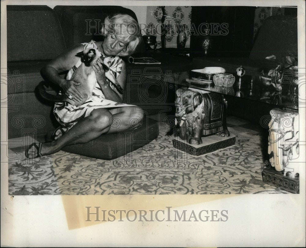 1969 Press Photo Marijane, Tikka, morter fire, - Historic Images