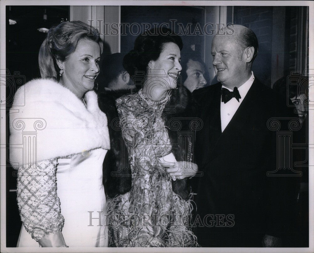 1968 Press Photo Kitty Carlisle American Singer Actress - Historic Images