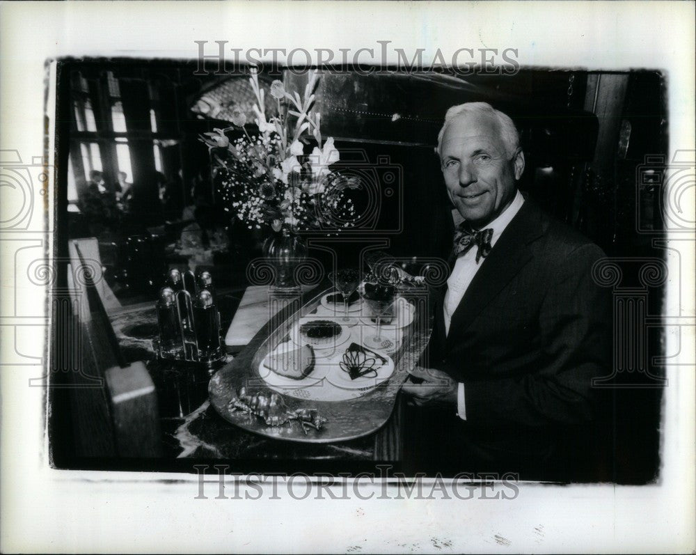 1990 Press Photo Chuck Muer Restauanteur - Historic Images