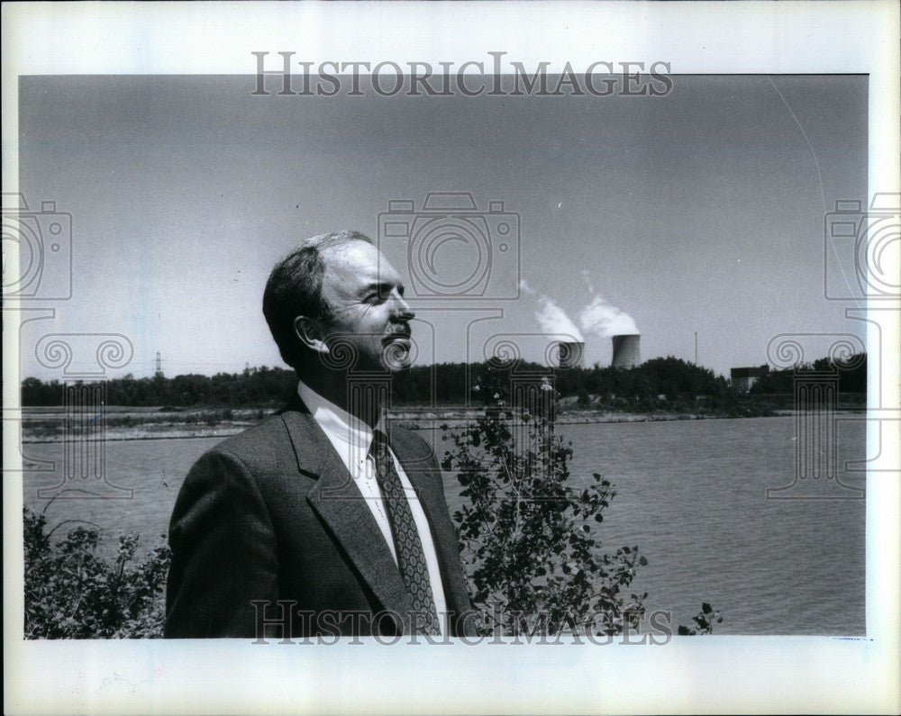 1990 Press Photo William Orser senior vp Nuclear power - Historic Images