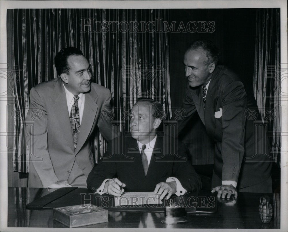 1947 Press Photo James G. Riddell WXYZ Ross Mulholland - Historic Images