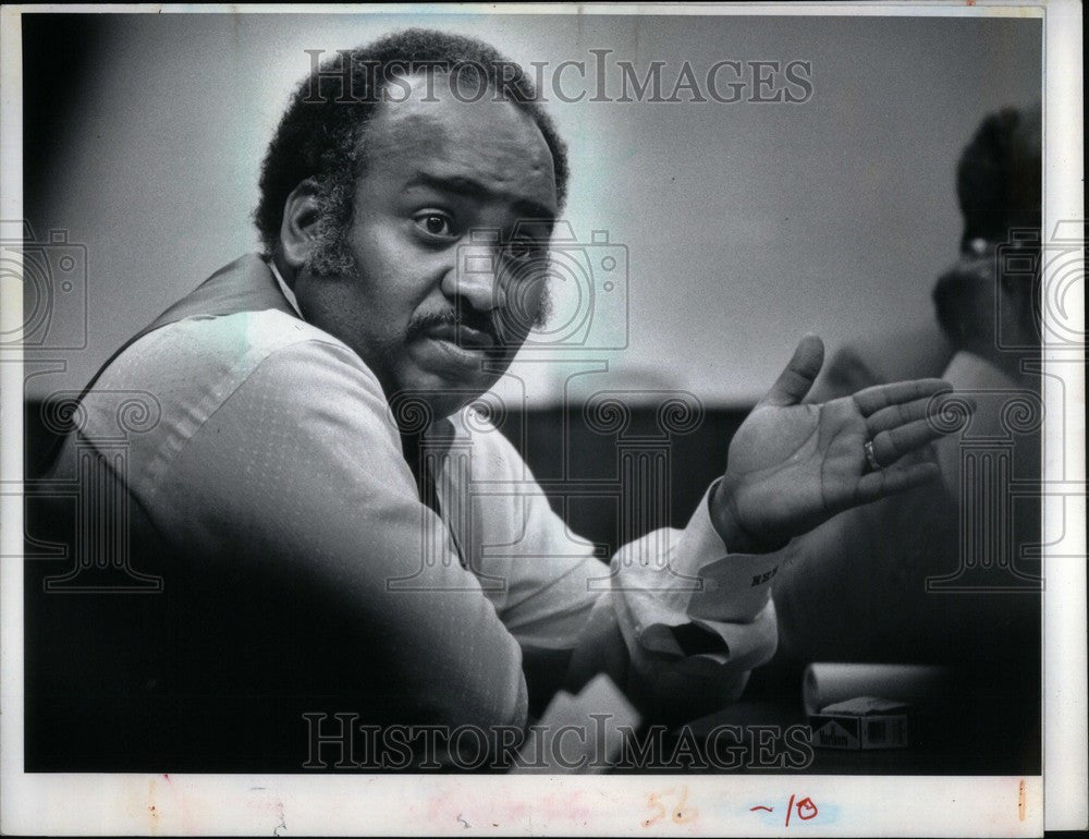 1982 Press Photo Emmett Moten Economic Development - Historic Images