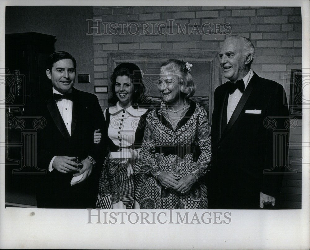 1972 Press Photo Mr. and Mrs. Harding Mott Jr. and Sr. - Historic Images