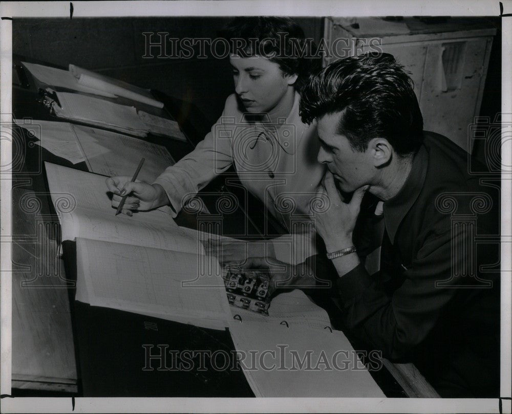 1949 Press Photo Florence Nanum, Home work - Historic Images