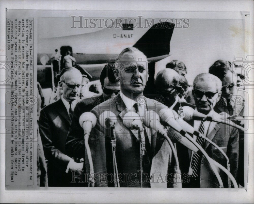 1965 Press Photo Israeli Ambassador Asher Ben Natham - Historic Images