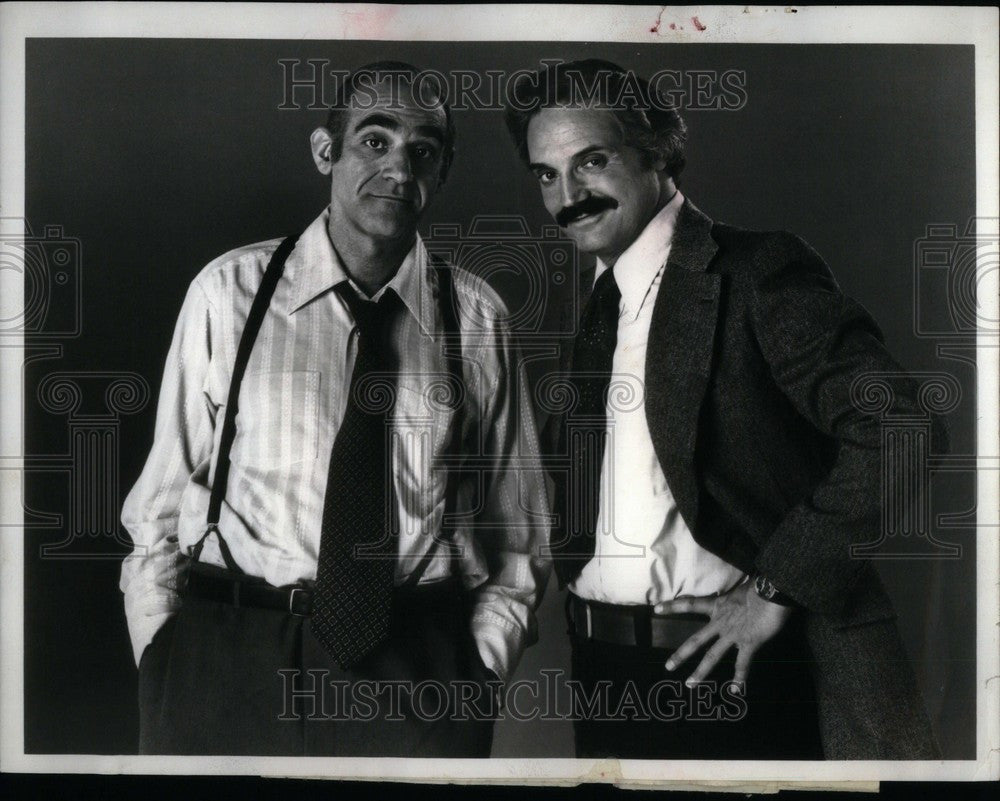 1975 Press Photo Hal Linden, Barney Miller - Historic Images