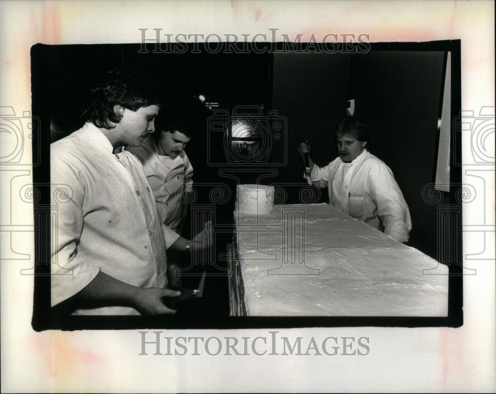 1990 Press Photo Chris Kocsis John Mafale Elwood Bar - Historic Images