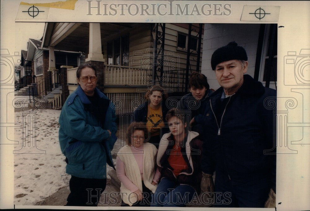 1989 Press Photo Sharon Street Resident Miracle Gilmore - Historic Images