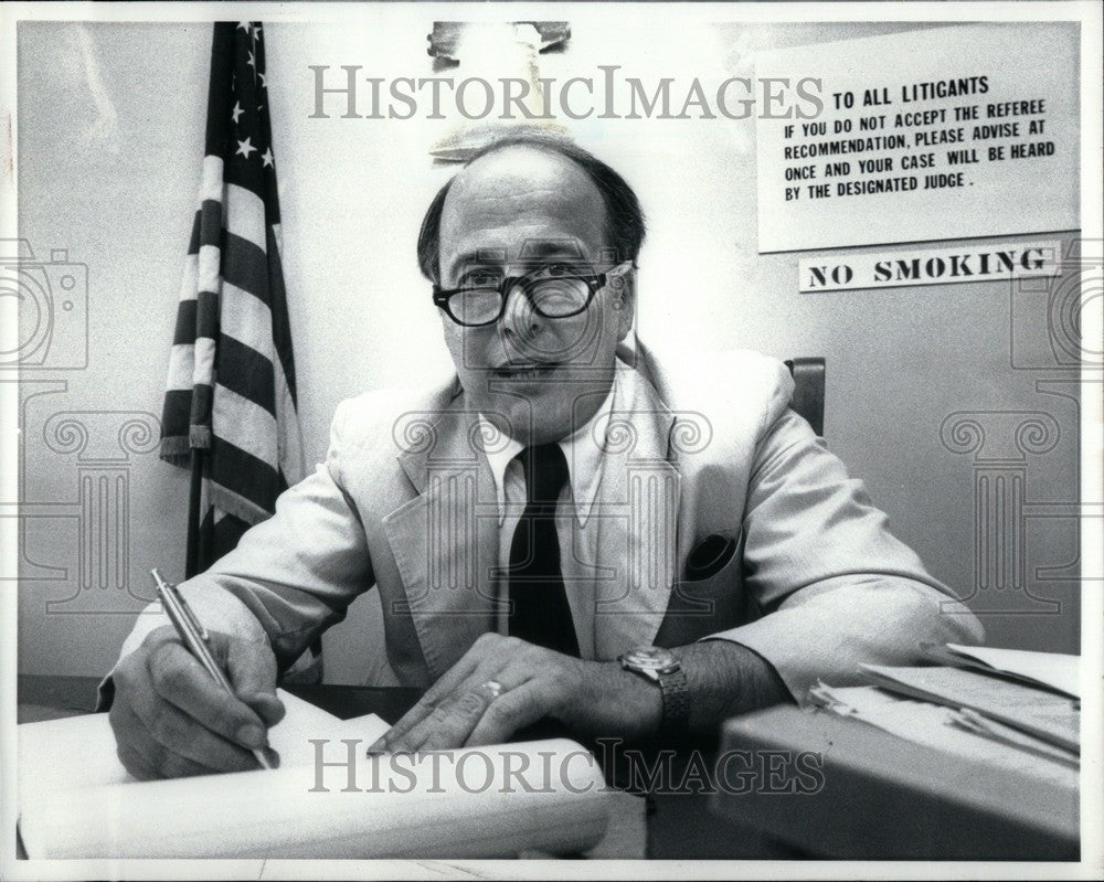 1972 Press Photo Referee Don Broderick - Historic Images