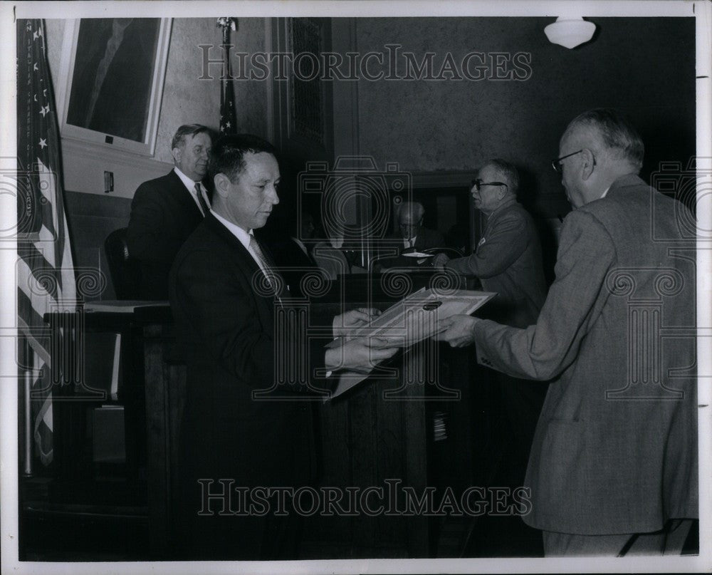 1960 Press Photo After one month service, &quot;honorable di - Historic Images