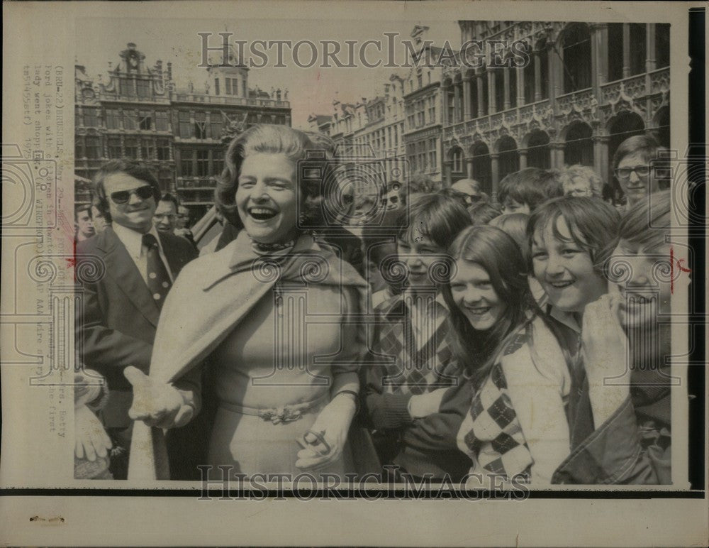 1975 Press Photo Mrs. Betty Ford Belgium - Historic Images