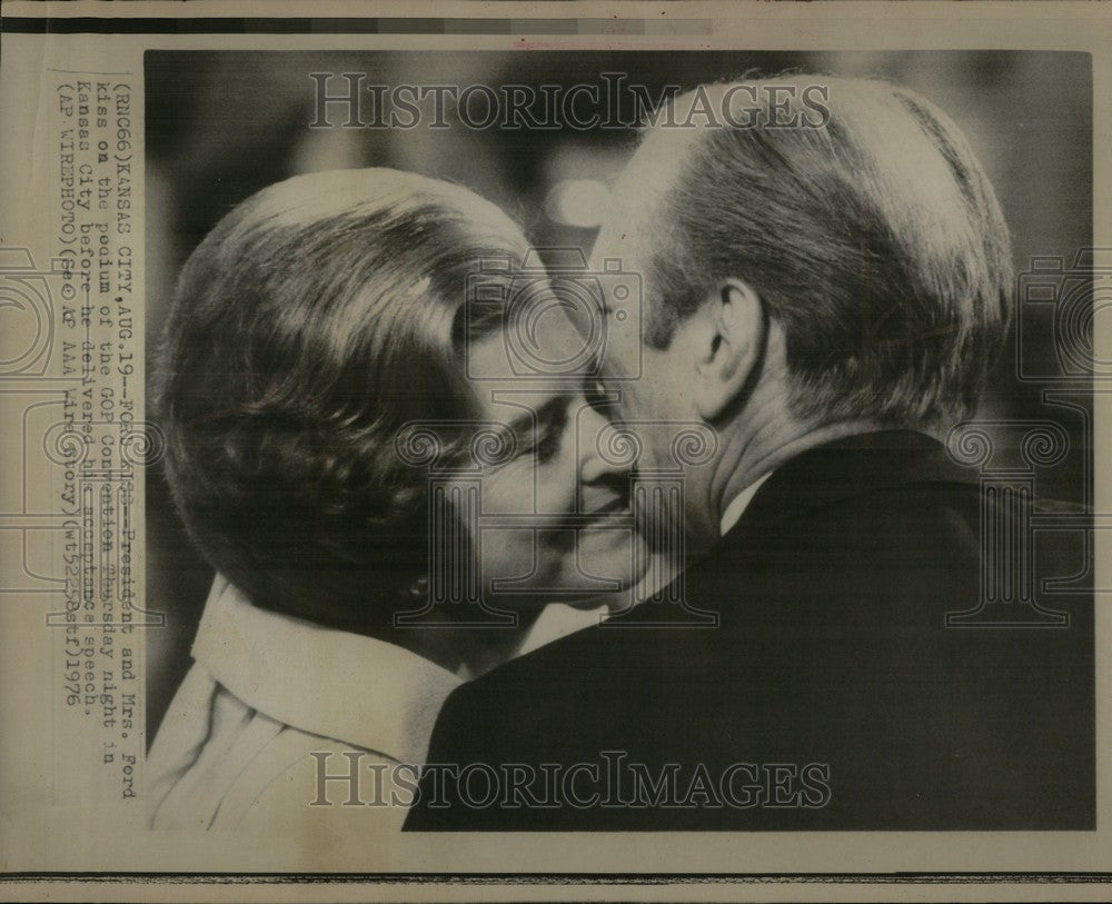 1976 Press Photo President Mrs Ford GOP Convention - Historic Images