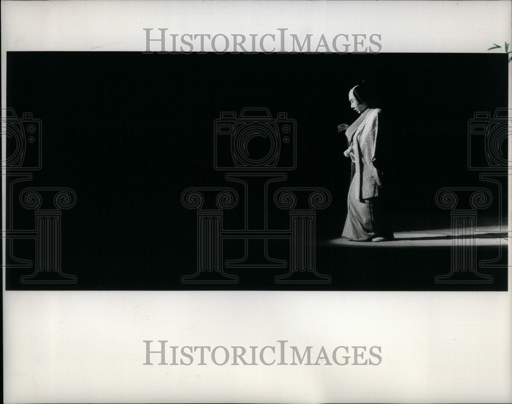 1988 Press Photo Senjaku Nakamura performs in Kabuki - Historic Images