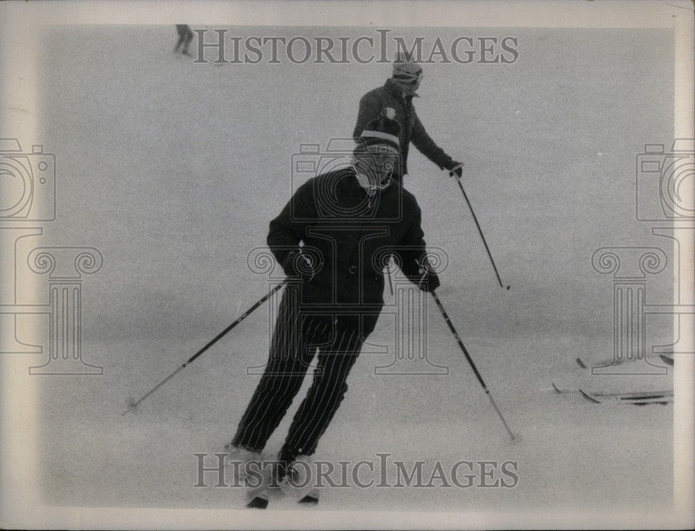 1975 Press Photo President Ford Skiing - Historic Images