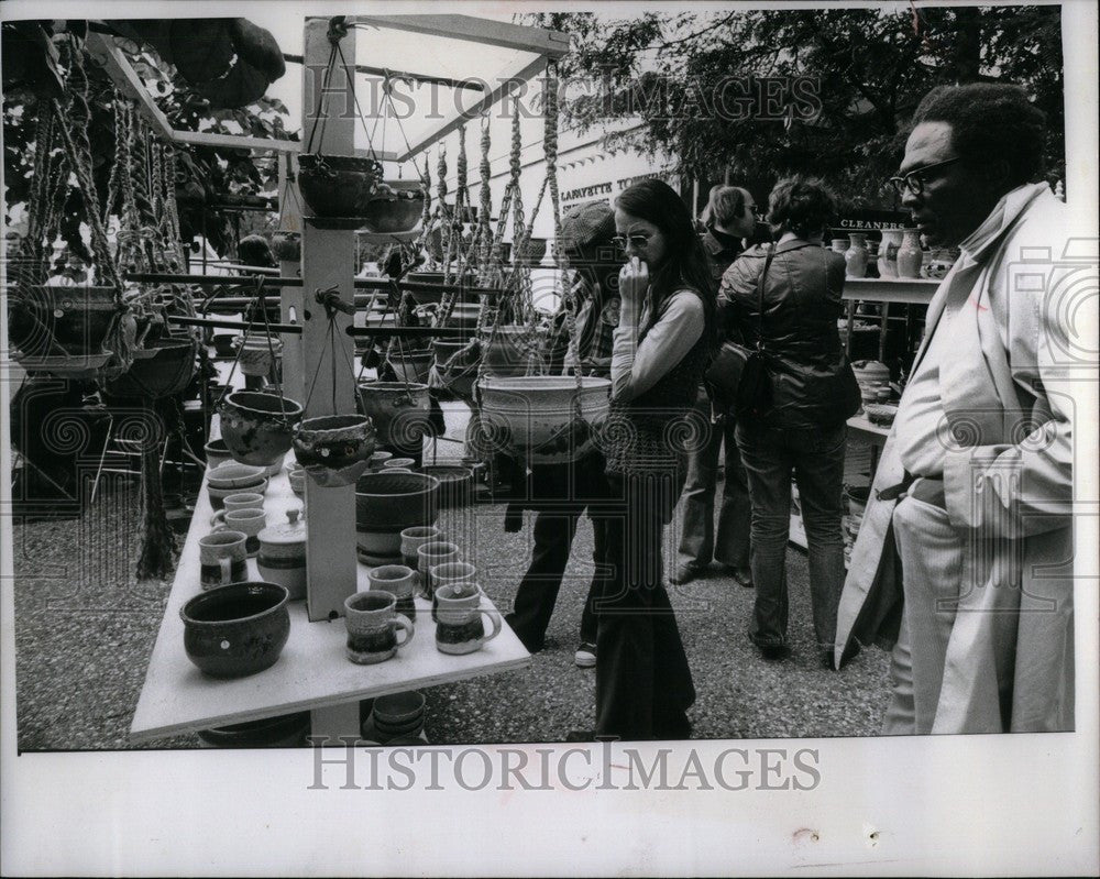 1975 Press Photo Lafayette park Art Fair - Historic Images