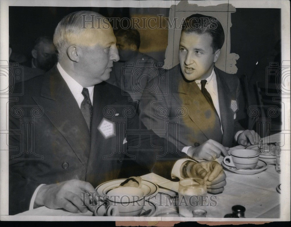 1944 Press Photo J. H. Rand Meet Henry Ford Pentagon - Historic Images