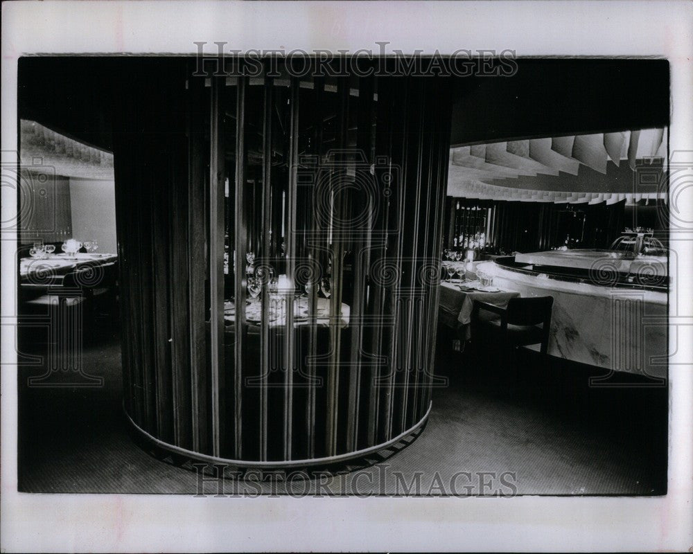 1977 Press Photo Jean de La Fontaine - Historic Images