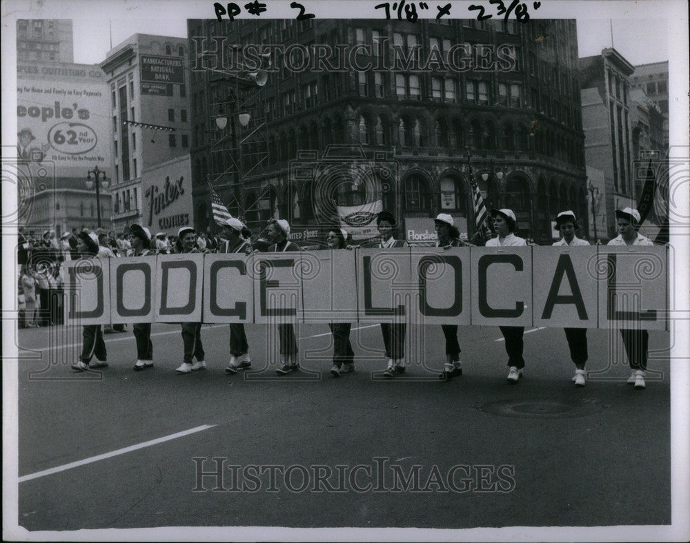 1957 Press Photo Home Local These Ladies Dodge - Historic Images