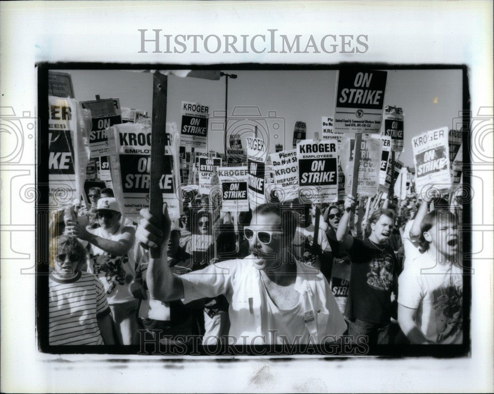 1992 Press Photo Kroger Strike Michigan Livonia - Historic Images