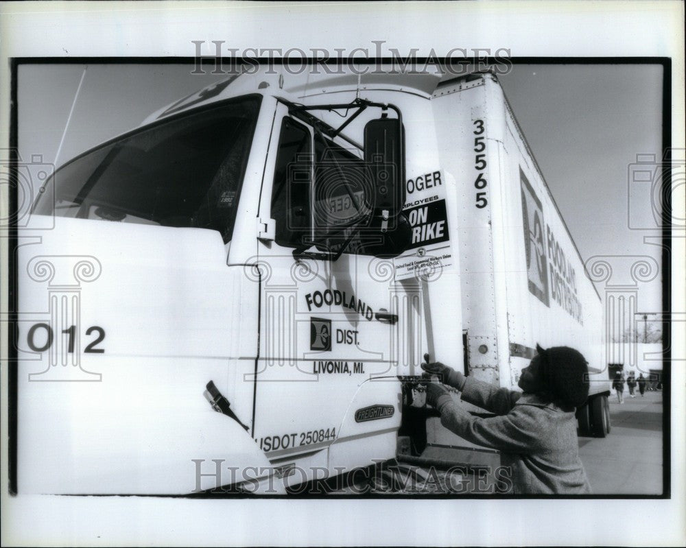 1992 Press Photo Kroger Strike 1992 - Historic Images