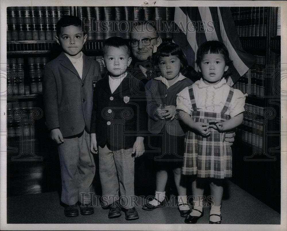 1961 Press Photo Korean Orphans, Judge Kaess - Historic Images