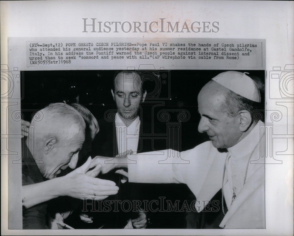 1968 Press Photo Pope Paul VI Greets Czech Pilgrims - Historic Images