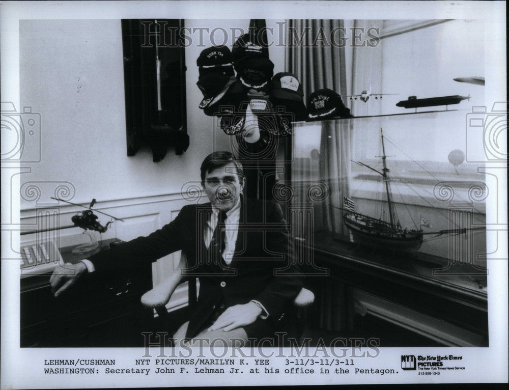 1987 Press Photo J F.Lehman, Jr American Secretary - Historic Images