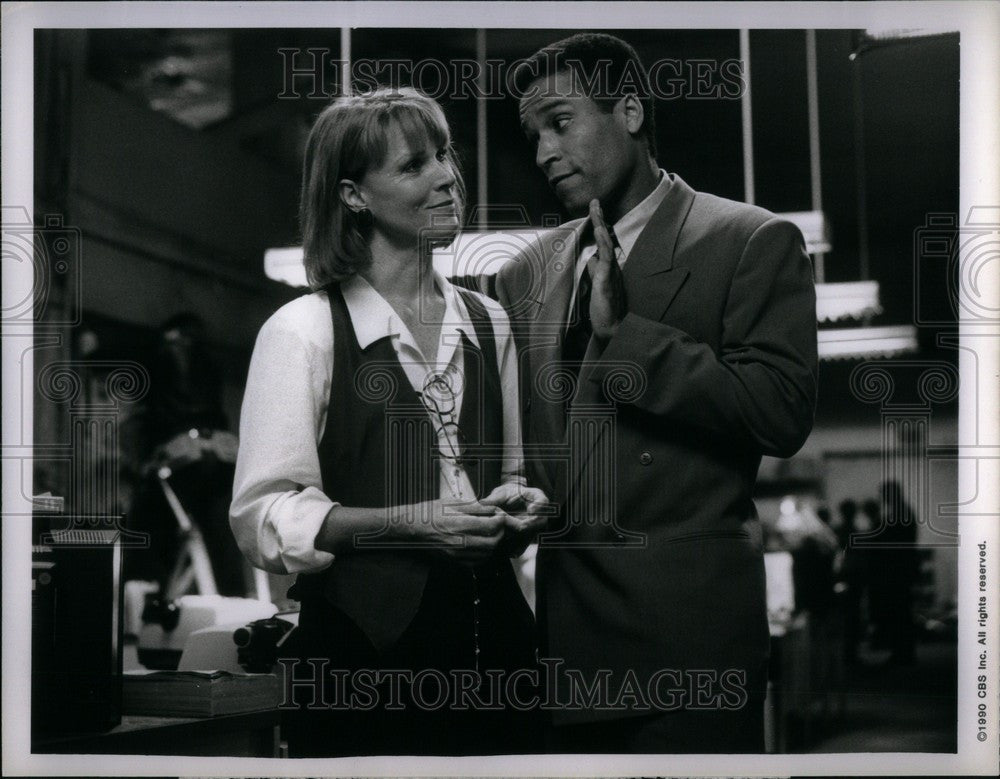 1990 Press Photo Mariette Hartley and Phil Morris in &quot;W - Historic Images