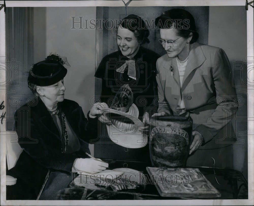 1951 Press Photo Mrs. Fred T. Murphy - Historic Images