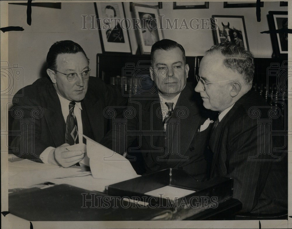 1945 Press Photo Judge George T. Murphy Benjamin J. Tob - Historic Images