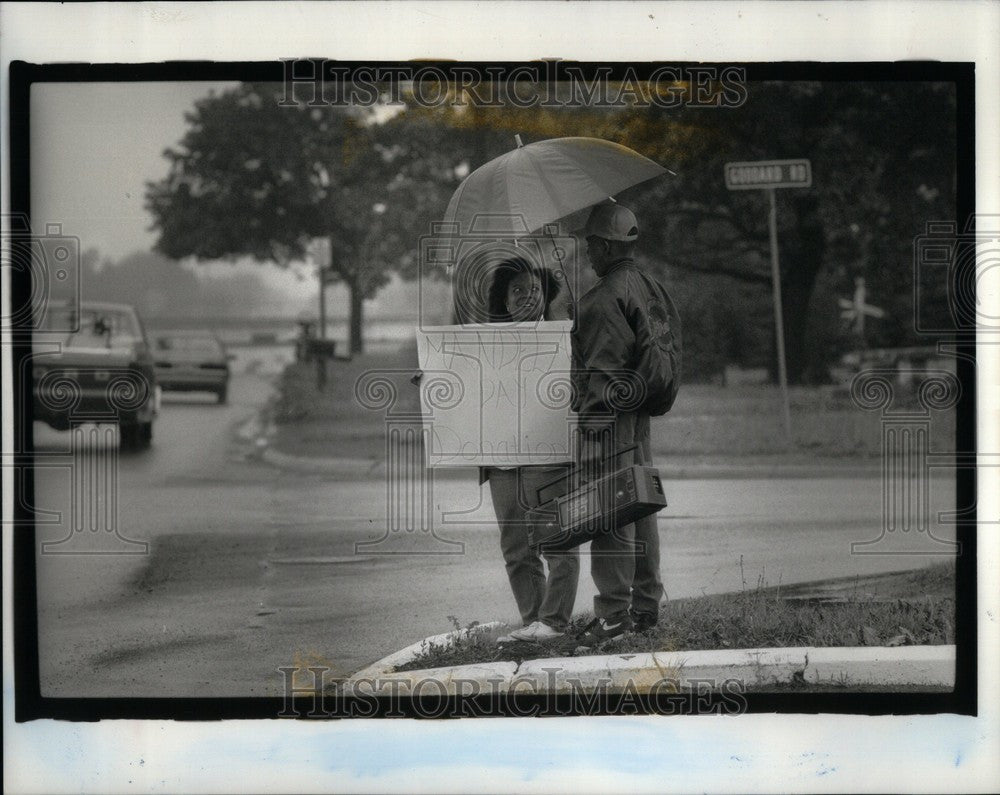 1990 Press Photo Wee care about others - Historic Images