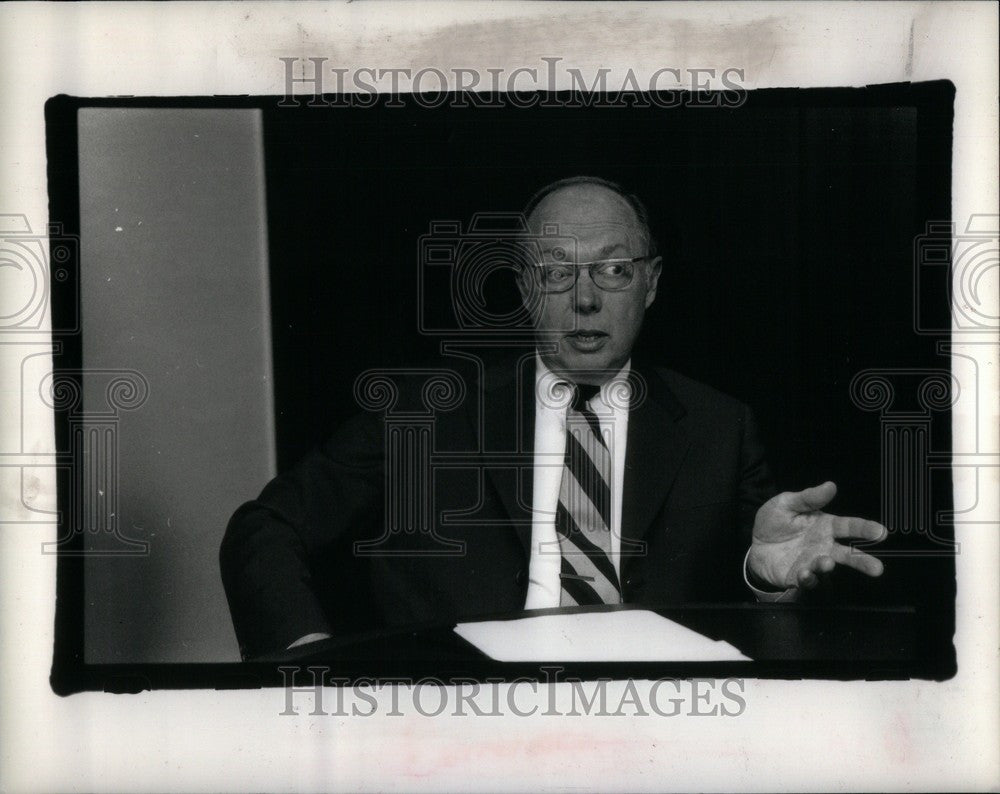 1988 Press Photo Donald Mandich Comerica bank CEO - Historic Images