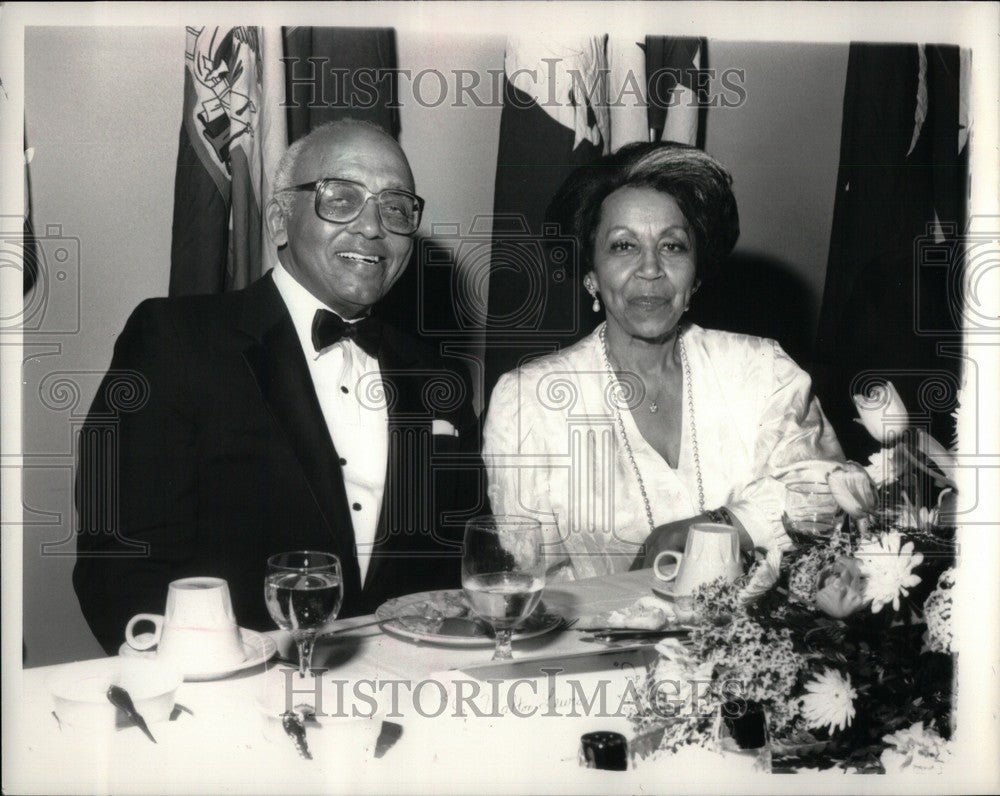 1987 Press Photo Walton A. Lewis - Historic Images