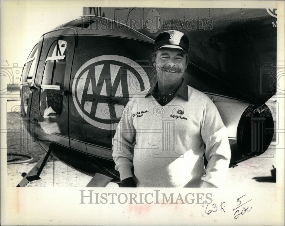 1987 Press Photo Pat Monks Copter man - Historic Images