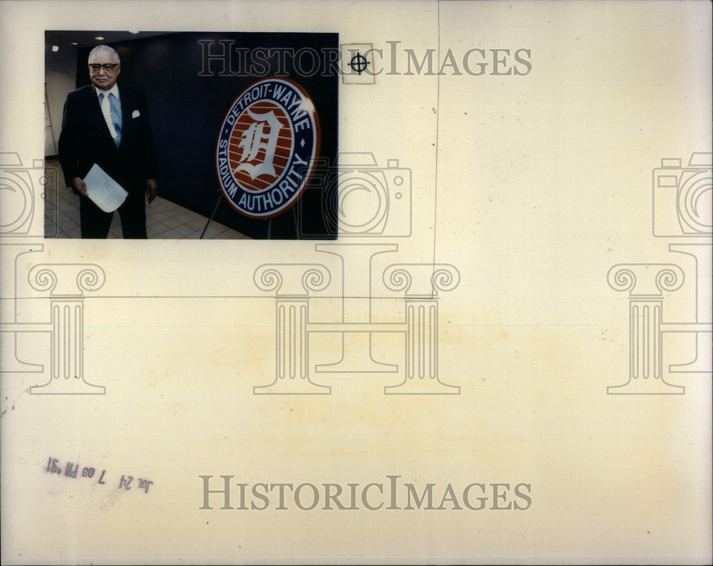 1991 Press Photo Detroit Wayne Stadium Authority logo - Historic Images