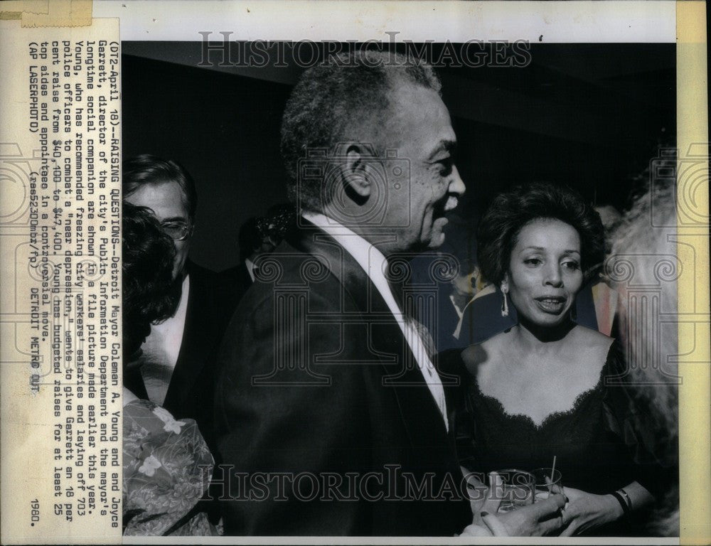 1980 Press Photo Mayor Coleman A Yound Joyce Garrett - Historic Images