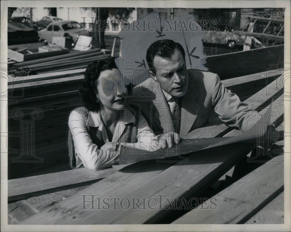 1952 Press Photo Glenn Langan - Historic Images