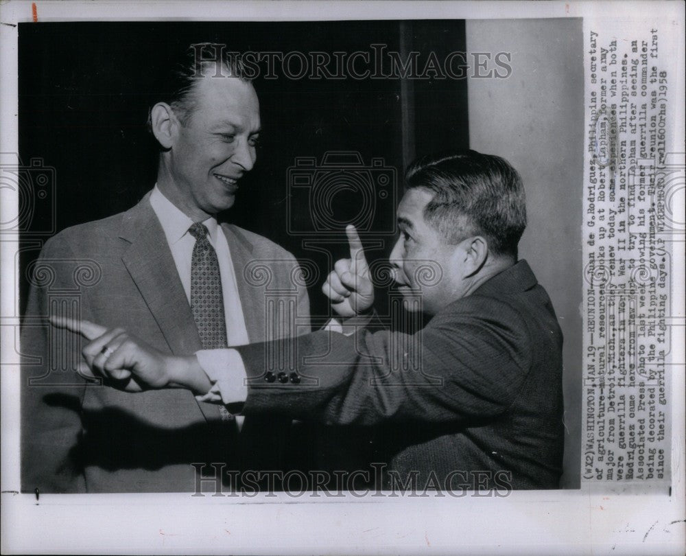 1958 Press Photo Juan de Rodriquez Robert Lapham - Historic Images