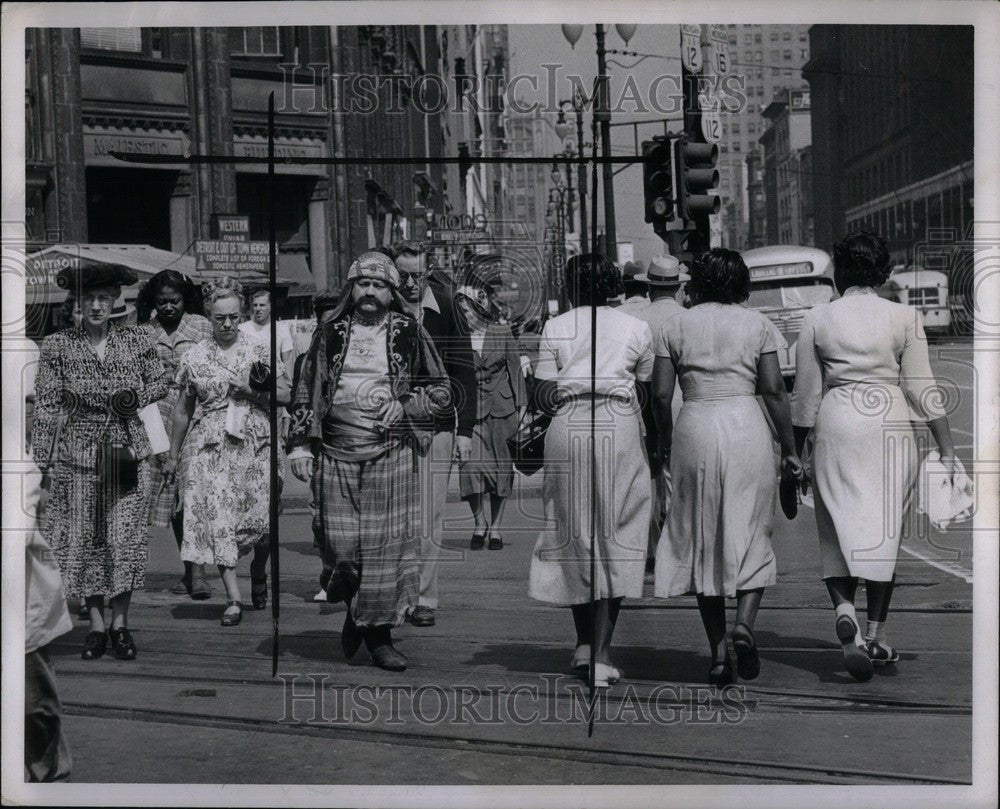 1949 Press Photo bud lascher arab - Historic Images