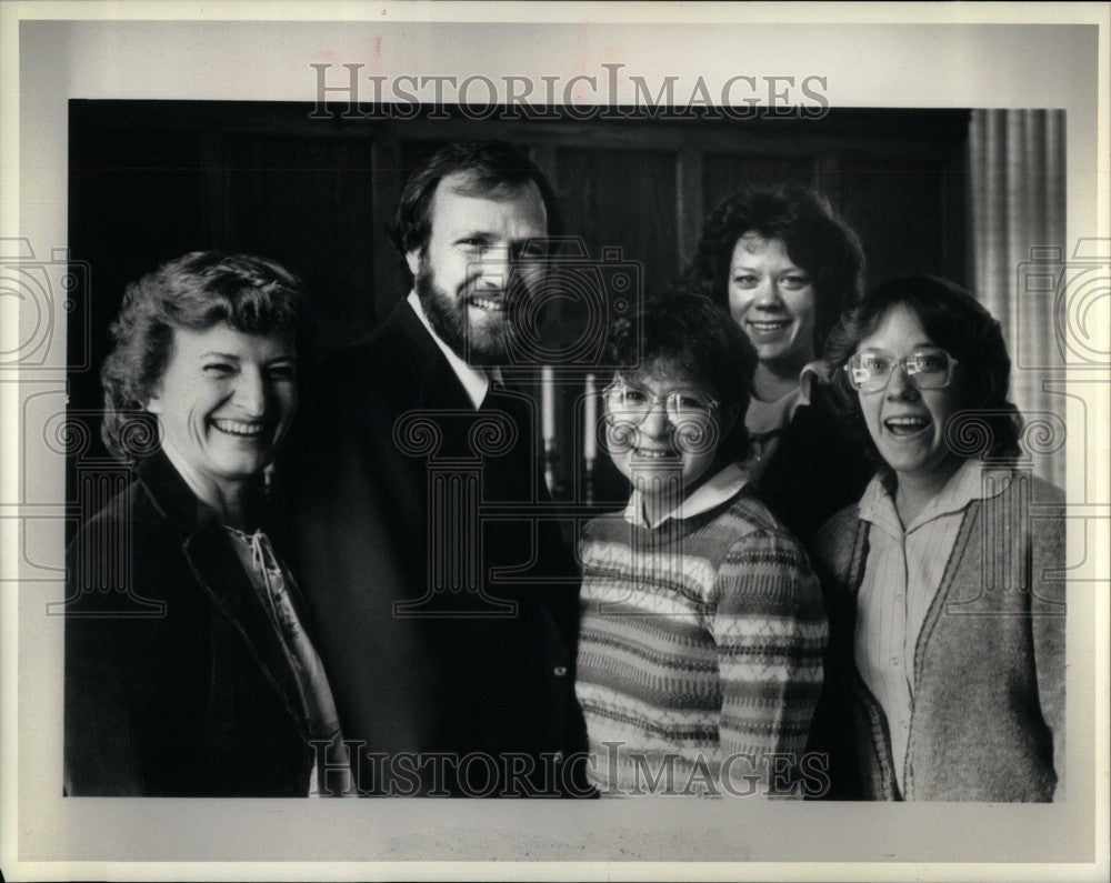 1987 Press Photo Wayne Large University Michigan Wesley - Historic Images