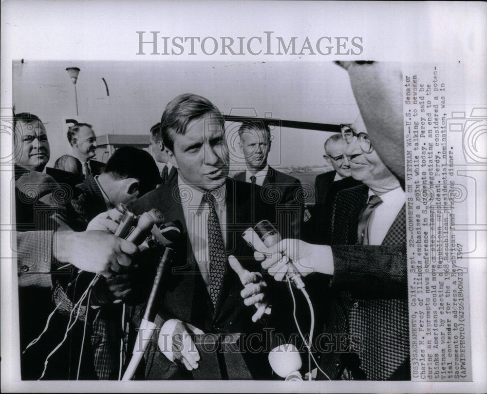 1967 Press Photo Charles Percy chairman Senator - Historic Images