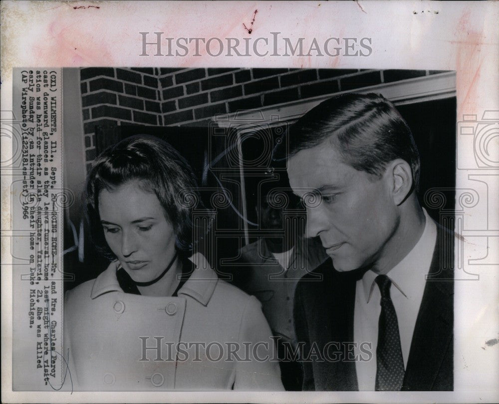 1966 Press Photo Charles Percy And Wife Leaving Funeral - Historic Images