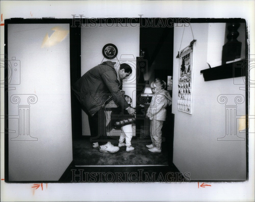 1991 Press Photo tony perona general motors pr manager - Historic Images