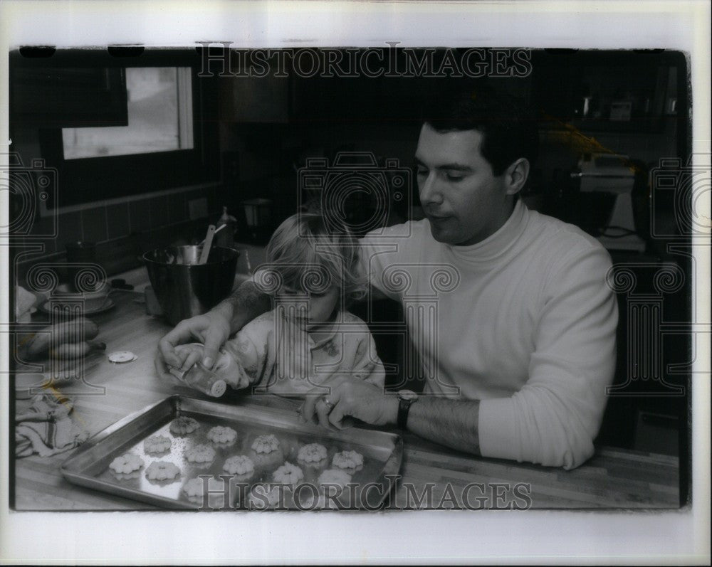 1991 Press Photo Tony Perona Family - Historic Images