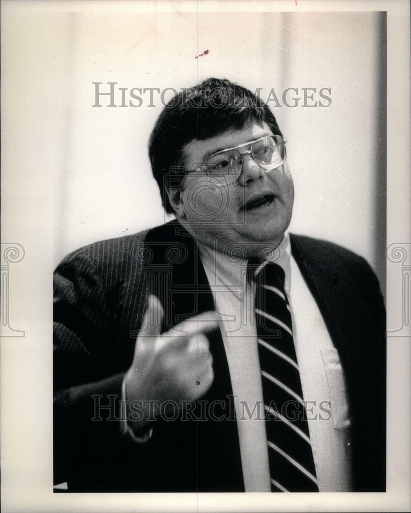 1987 Press Photo Stephen Douglas US NEWS - Historic Images