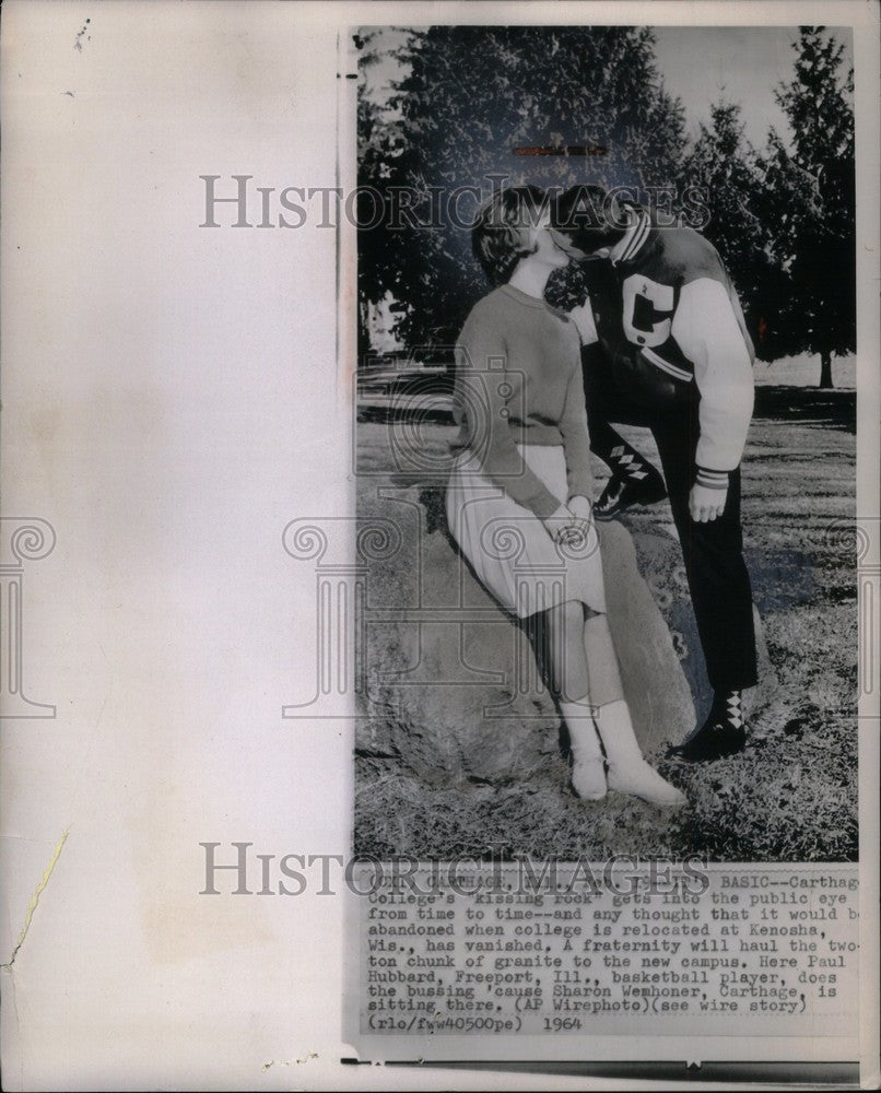 1964 Press Photo Kissing Rock Hubbard Wenthoner - Historic Images