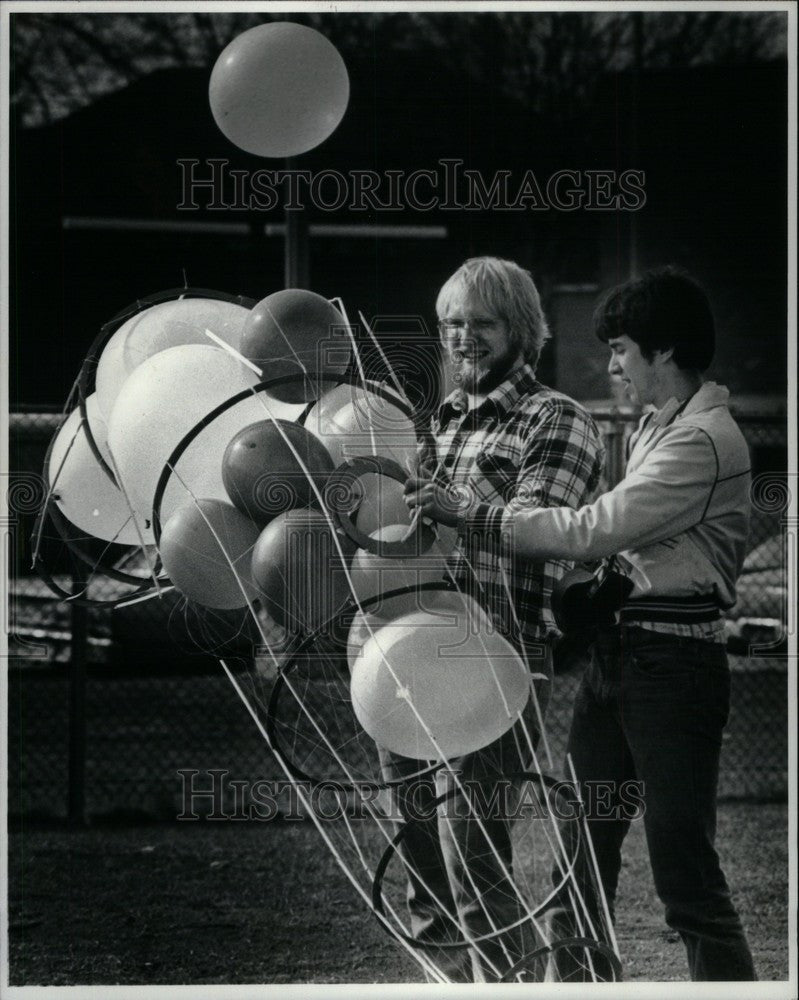 1981 Press Photo kite Univ Detroit School Architecture - Historic Images